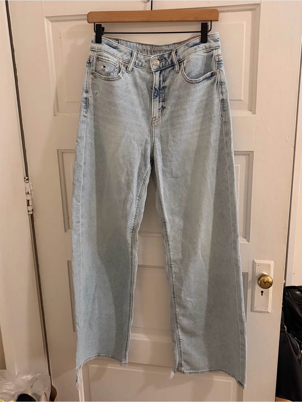 american eagle light wash wide leg high rise jean size 2 regular
